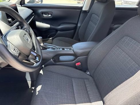 Used 2025 Honda HR-V LX image 12
