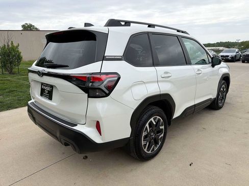 Used 2026 Subaru Forester Premium AWD/4WD image 6