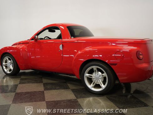 Used 2003 Chevrolet SSR w/ Preferred Equipment Group RWD image 9