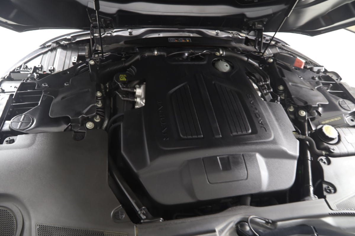 Used 2021 Jaguar F-TYPE R-Dynamic AWD/4WD image 61