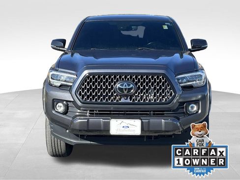 Used 2022 Toyota Tacoma Limited image 9