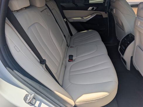 Used 2022 BMW X5 sDrive40i w/ Parking Assistance Package RWD image 5