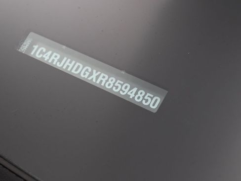 Used 2024 Jeep Grand Cherokee Overland w/ Luxury Tech Group IV image 42