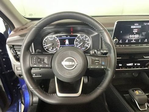 Used 2023 Nissan Rogue SL AWD/4WD image 14