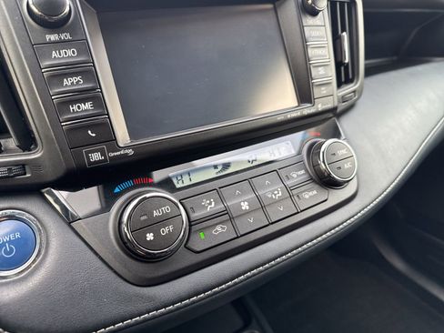 Used 2018 Toyota RAV4 Limited w/ Advanced Technology Package image 22