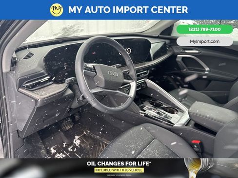 Used 2025 Audi Q5 2.0T Premium w/ Convenience Package image 8