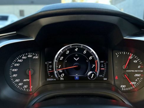 Used 2019 Chevrolet Corvette Stingray Coupe w/ Carbon Flash Badge Package image 30