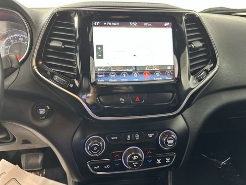 Used 2019 Jeep Cherokee High Altitude image 25