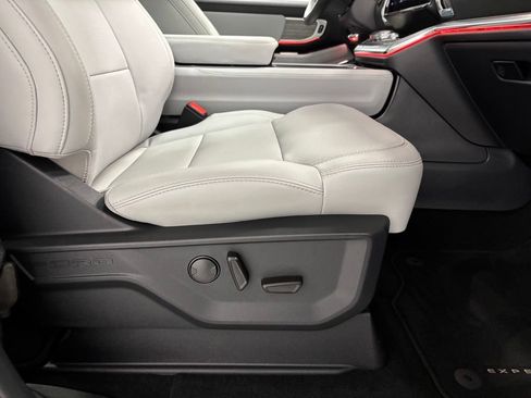 Used 2025 Ford Expedition Platinum AWD/4WD image 60