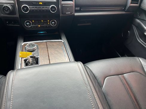 Used 2020 Ford Expedition Platinum RWD image 38