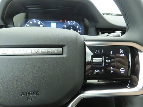 Used 2025 Land Rover Discovery Sport S image 12