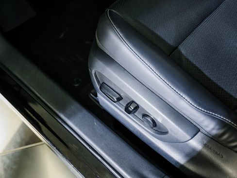 Used 2019 Lexus UX 250h w/ Premium Package image 14