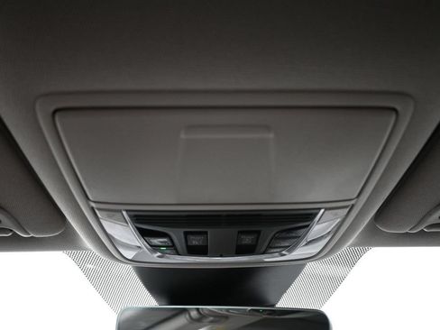 Used 2023 Acura MDX SH-AWD image 17