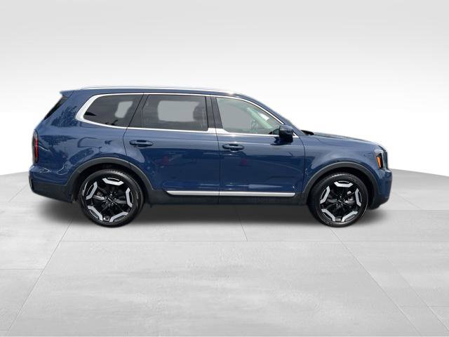 Certified 2024 Kia Telluride EX w/ EX Captain's Chair Package AWD/4WD image 10