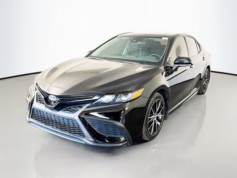 Used 2022 Toyota Camry SE w/ Carpet Mat Package (TMS) FWD image 4