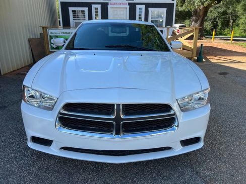 Used 2014 Dodge Charger SXT image 3