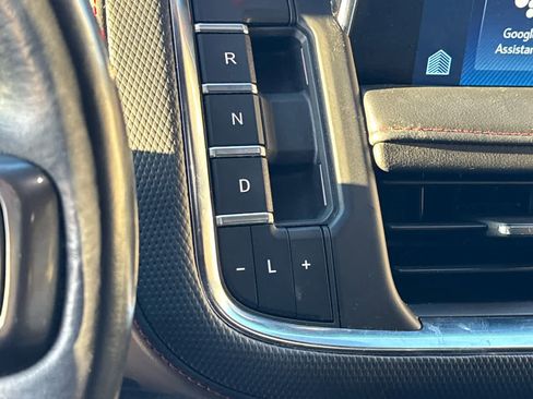 Certified 2022 Chevrolet Suburban RST image 17