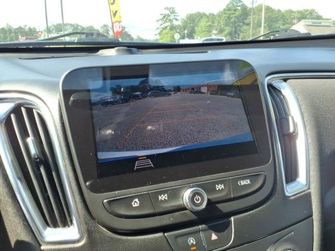 Used 2020 Chevrolet Malibu LT FWD image 22