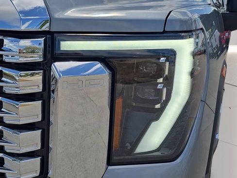 Used 2025 GMC Sierra 3500 Denali w/ Denali Reserve Package AWD/4WD image 6