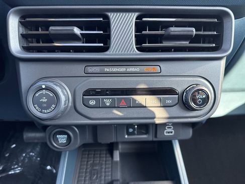 New 2025 Ford Maverick Lariat w/ Black Appearance Package image 32