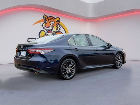 Used 2021 Toyota Camry XLE w/ Navigation Package image 5