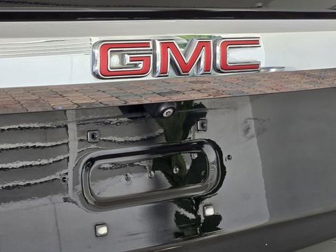 Used 2021 GMC Yukon SLT w/ SLT Premium Package RWD image 10
