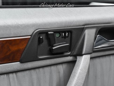 Used 1990 Mercedes-Benz 300 CE Coupe image 26