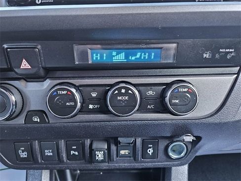 Used 2023 Toyota Tacoma TRD Off-Road image 23