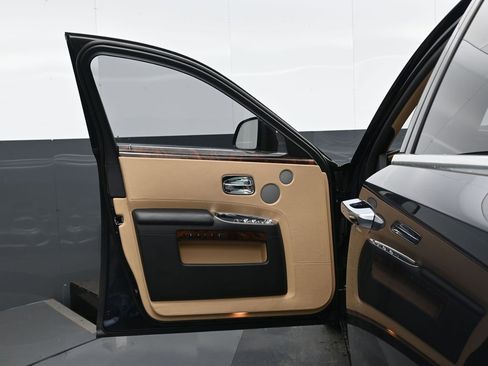 Used 2013 Rolls-Royce Ghost image 8