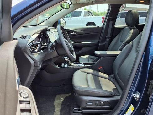 Used 2023 Buick Encore GX Essence w/ Experience Buick Package image 7