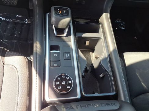 Used 2025 Nissan Pathfinder SV AWD/4WD image 13