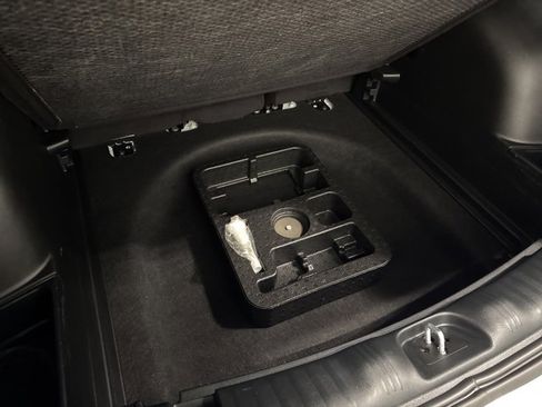 Used 2024 Jeep Compass Sport image 30