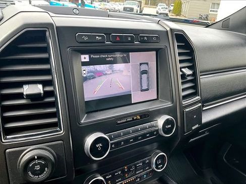 Used 2019 Ford Expedition Limited w/ Equipment Group 302A AWD/4WD image 27