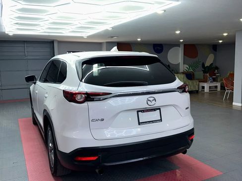 Used 2018 MAZDA CX-9 Touring image 4