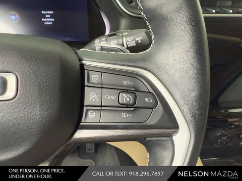 Used 2021 Jeep Grand Cherokee L Limited AWD/4WD image 23