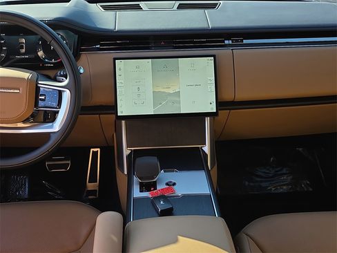 Used 2025 Land Rover Range Rover SE image 22