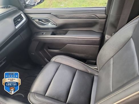 Certified 2023 GMC Yukon SLT w/ SLT Luxury Package AWD/4WD image 15