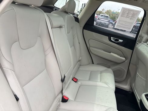 Certified 2026 Volvo XC60 B5 Ultra w/ Protection Package Premier AWD/4WD image 37