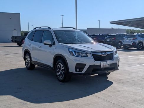 Used 2020 Subaru Forester Premium AWD/4WD image 7