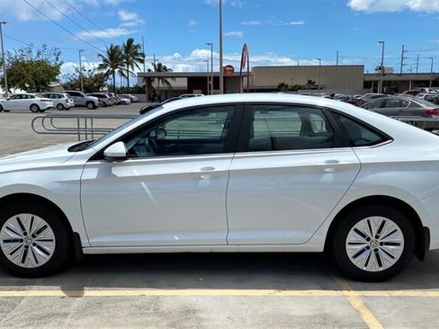 Used 2019 Volkswagen Jetta S w/ Driver Assistance Package FWD image 3