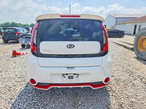 Used 2014 Kia Soul + FWD image 3