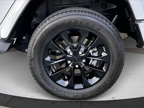 Certified 2021 Jeep Wrangler Unlimited Sahara image 35