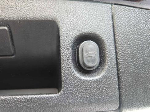 Used 2019 GMC Yukon Denali w/ Denali Ultimate Package image 10