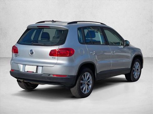 Used 2018 Volkswagen Tiguan Limited w/ Premium Package image 5