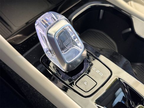 New 2026 Volvo XC40 B5 Ultra image 21