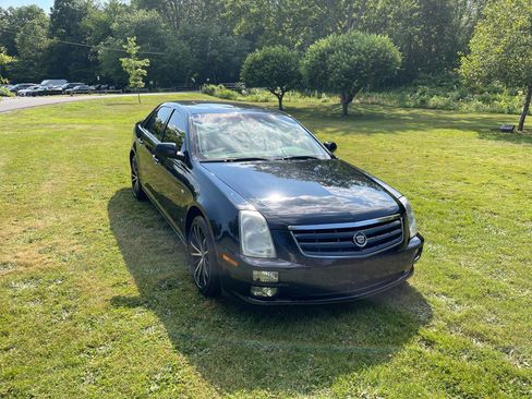 Used 2006 Cadillac STS V8 w/ Preferred Equipment Group RWD image 2