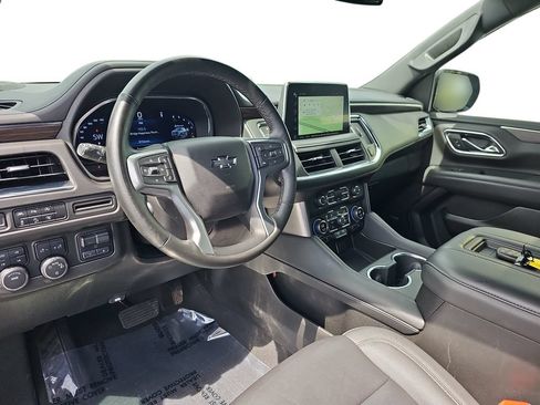 Used 2023 Chevrolet Tahoe Z71 w/ Luxury Package AWD/4WD image 16