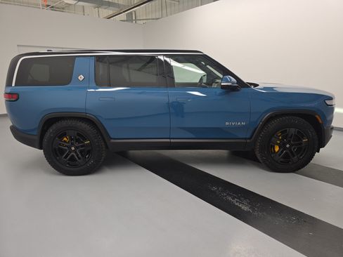 Used 2023 Rivian R1S Adventure AWD/4WD image 6