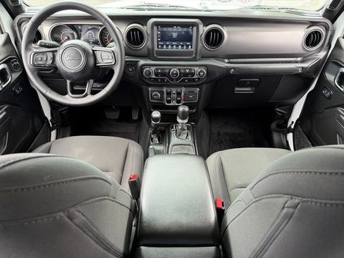 Used 2023 Jeep Gladiator Sport AWD/4WD image 22