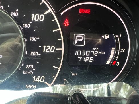 Used 2018 Nissan Versa Note SV FWD image 8